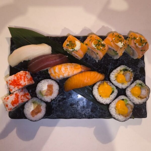 SUSHI VARIADO 16 * PREMIUM