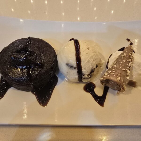 COULANT DE CHOCOLATE CON HELADO
